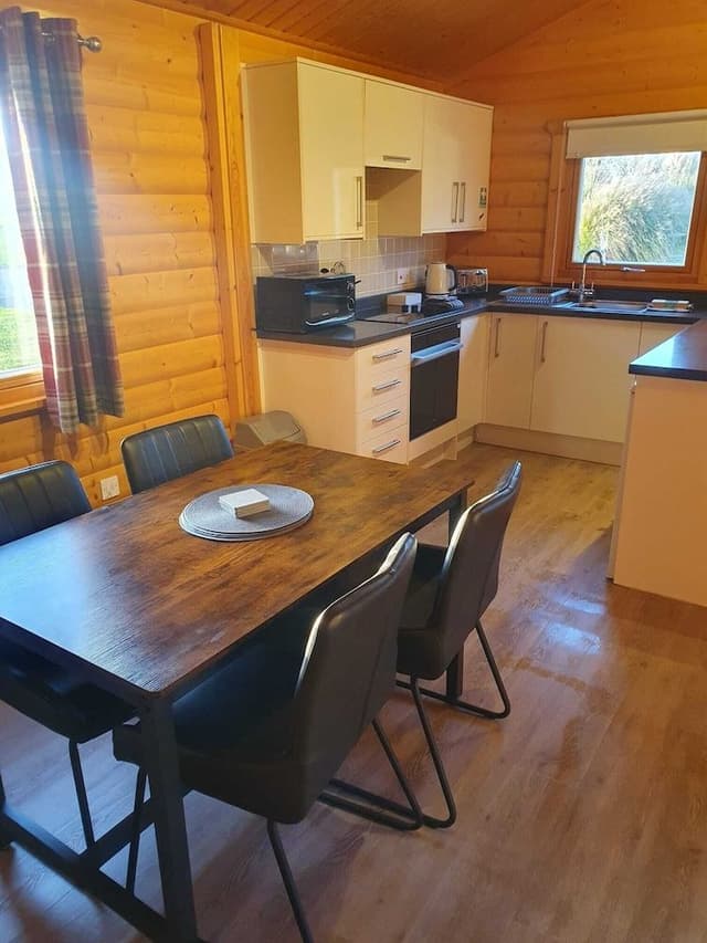 Comfort Cabin, 2 Bedrooms, Garden View