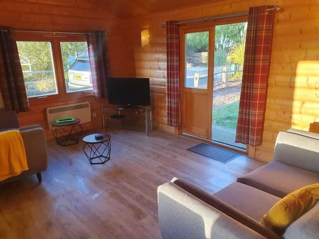 Comfort Cabin, 2 Bedrooms, Garden View