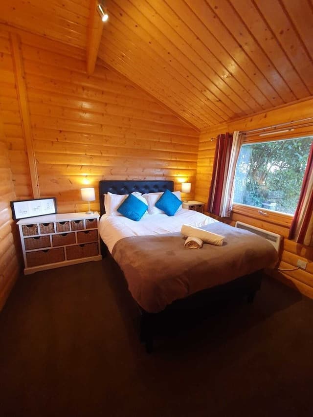 Comfort Cabin, 2 Bedrooms, Garden View