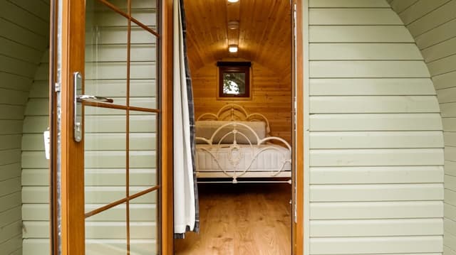 Economy Cabin