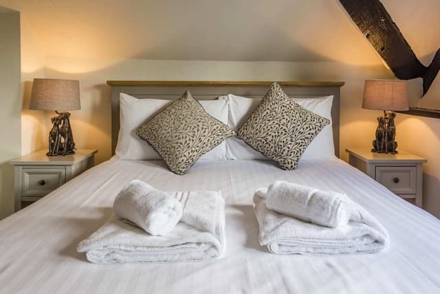 Classic Room, 1 King Bed, Bathtub