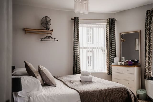 Classic Double or Twin Room, Ensuite