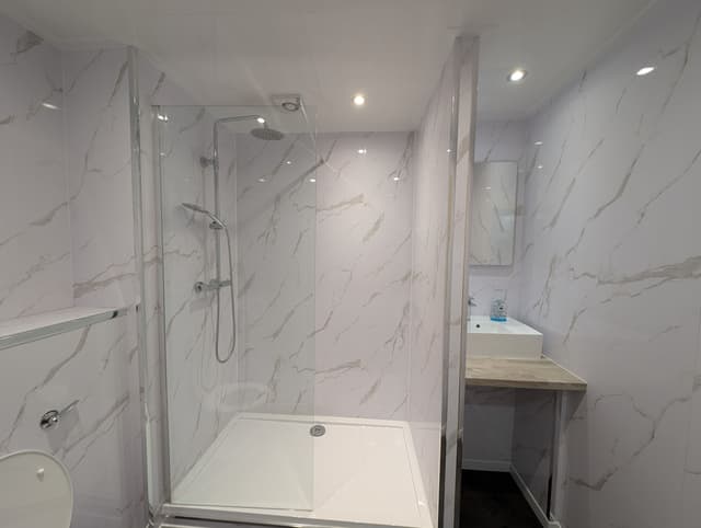 Twin room Shared bathroom
