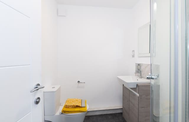 Deluxe Double Room, Ensuite, City View