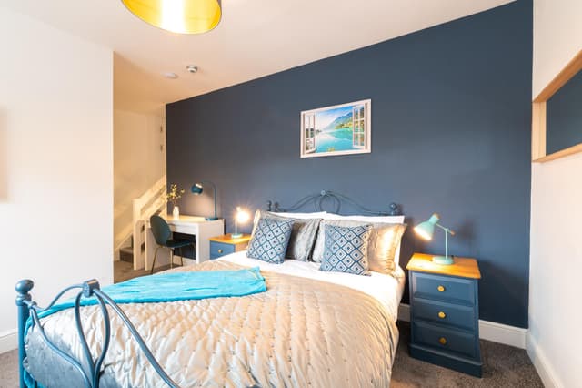 Premium-Double room-Ensuite with Shower