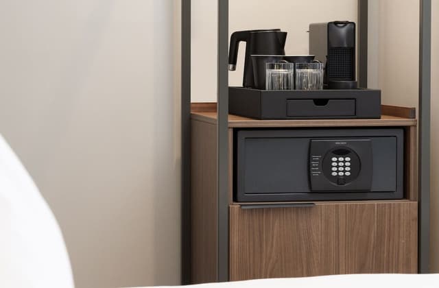 Deluxe Room, 1 King Bed (Corner)