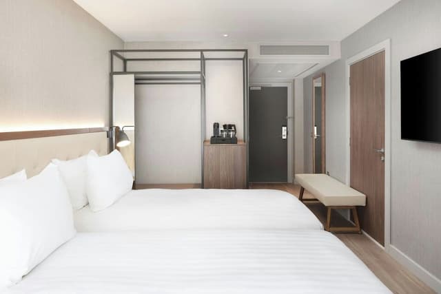 Standard Room, 1 King Bed