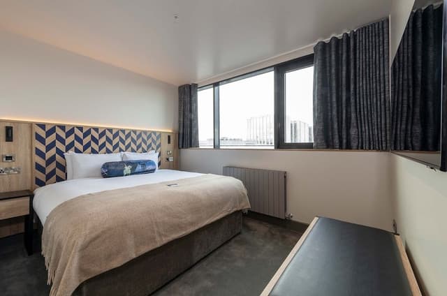 Studio, 1 Super King Bed, Kitchenette
