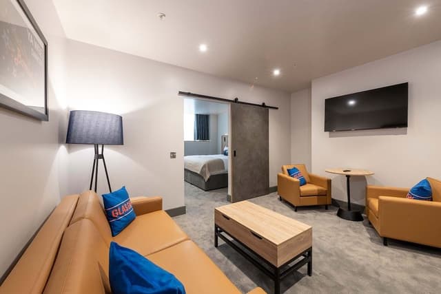 Executive Suite, 1 King Bed, Sofa Bed, Kitchenette