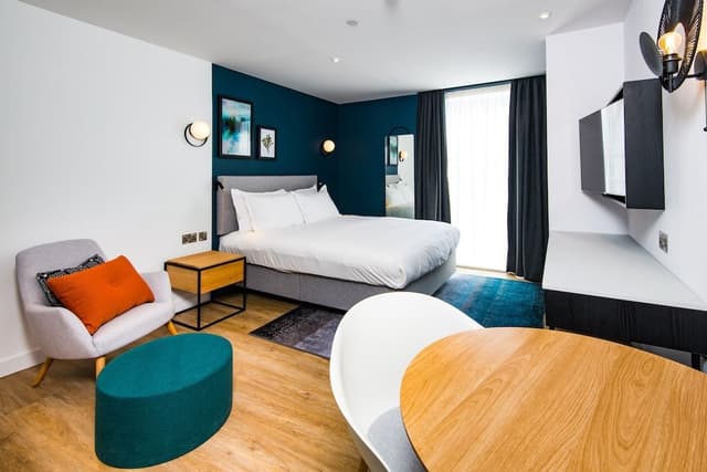 Studio Suite, 1 King Bed, Kitchen