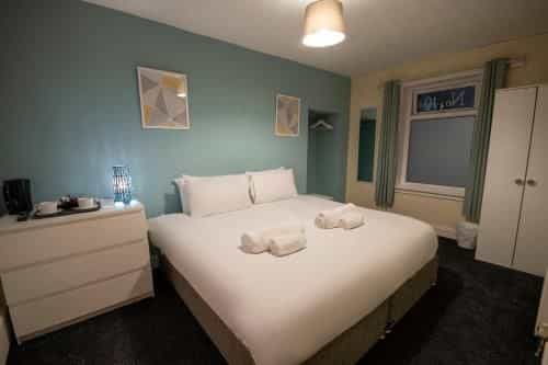 Irvine Riverside Guesthouse by Paymán Club Irvine Riverside Guesthouse by Paymán Club