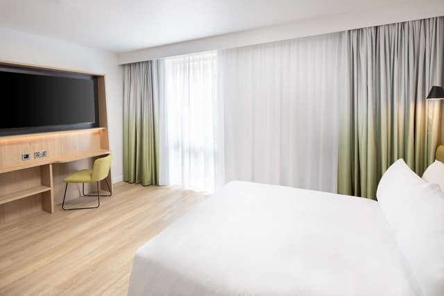 QUEEN ACCESSIBLE ROOM
