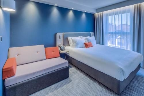 Holiday Inn Express Fleet By IHG3