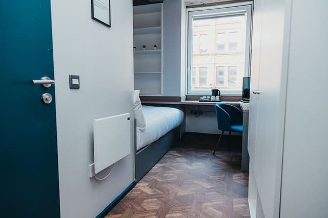 Economy Room
