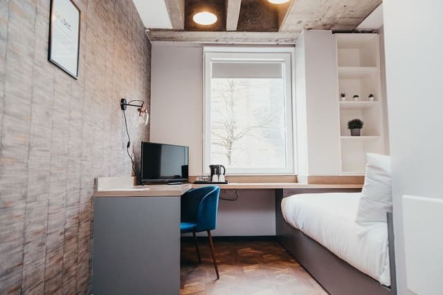 Economy Room