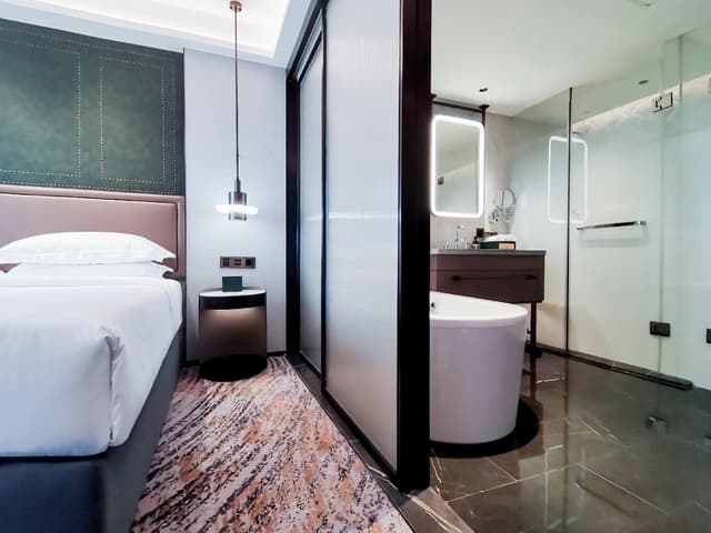 Luxury Suite