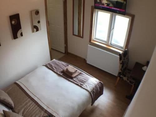 double room-ensuite with shower