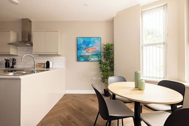 One Bedroom Apartment - Sleeps 4