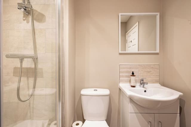 One Bedroom Apartment - Sleeps 4