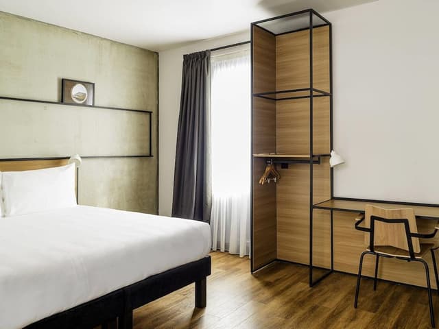 Accessible Double Room with wet room Ensuite