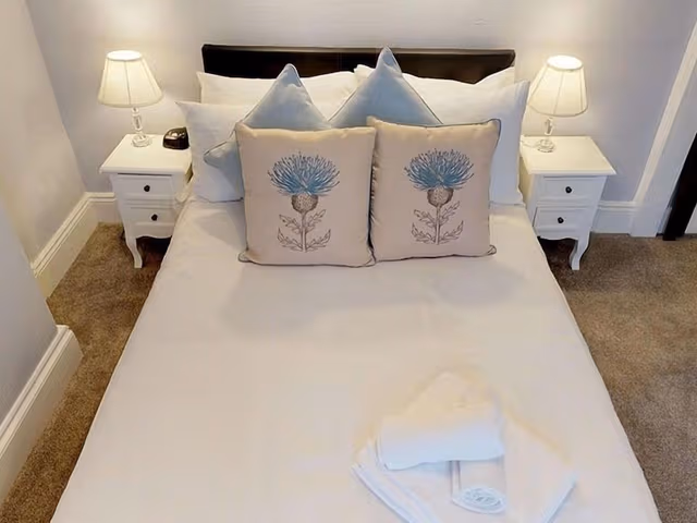 Classic Double Room, Ensuite (Skippers Suite)