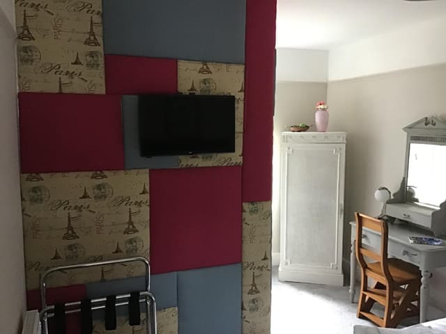 double room-ensuite with shower