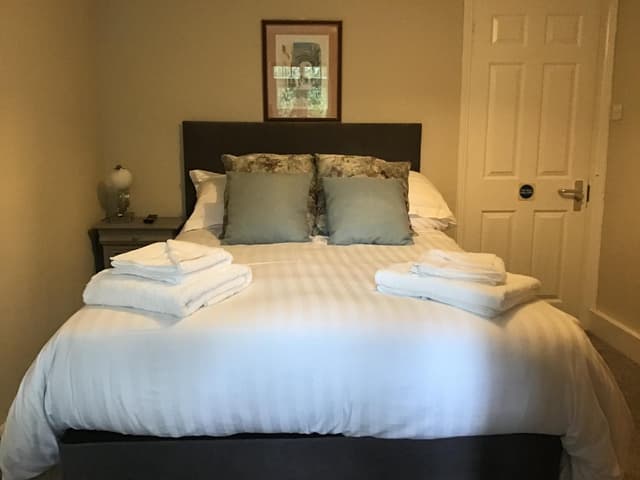 double room-ensuite with shower