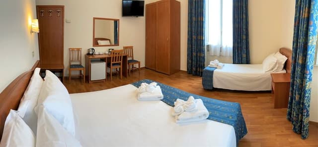 Comfort Triple Room