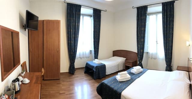 Comfort Triple Room