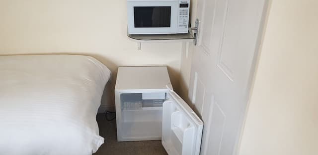 Superior Twin Room (Ensuite with Shower, Garden View)