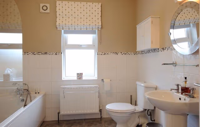 Room, Private Bathroom (3 Storey House - 3 Rooms)