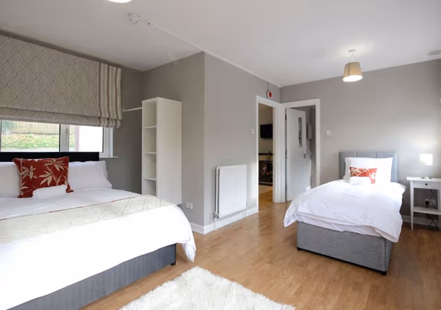 Family Apartment, Private Bathroom (McGlynn Suite)