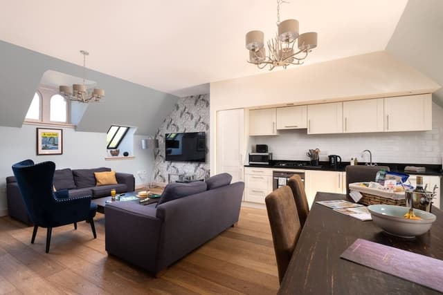 Apartment, Private Bathroom (MO16)