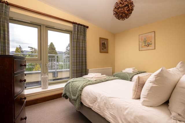 Penthouse, Private Bathroom, Lake View (AC21)