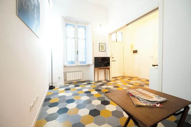 Eclectic Apartment in Trendy San Lorenzo (Via dei Marsi 67)