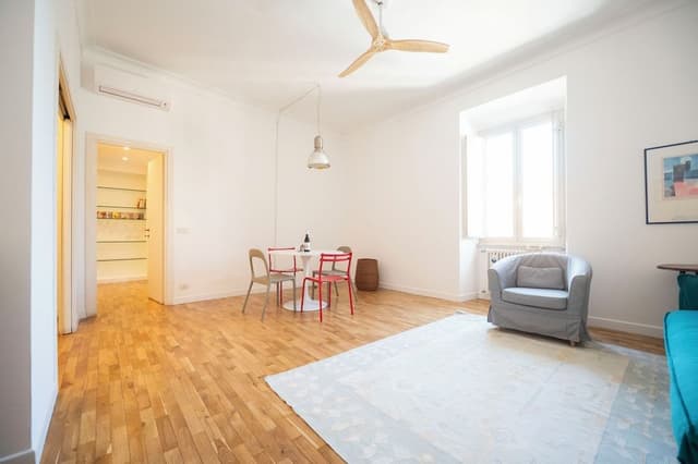 Bright and Lovely Apartment in San Lorenzo (Via degli Equi 60)