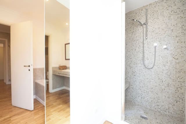 Bright and Lovely Apartment in San Lorenzo (Via degli Equi 60)