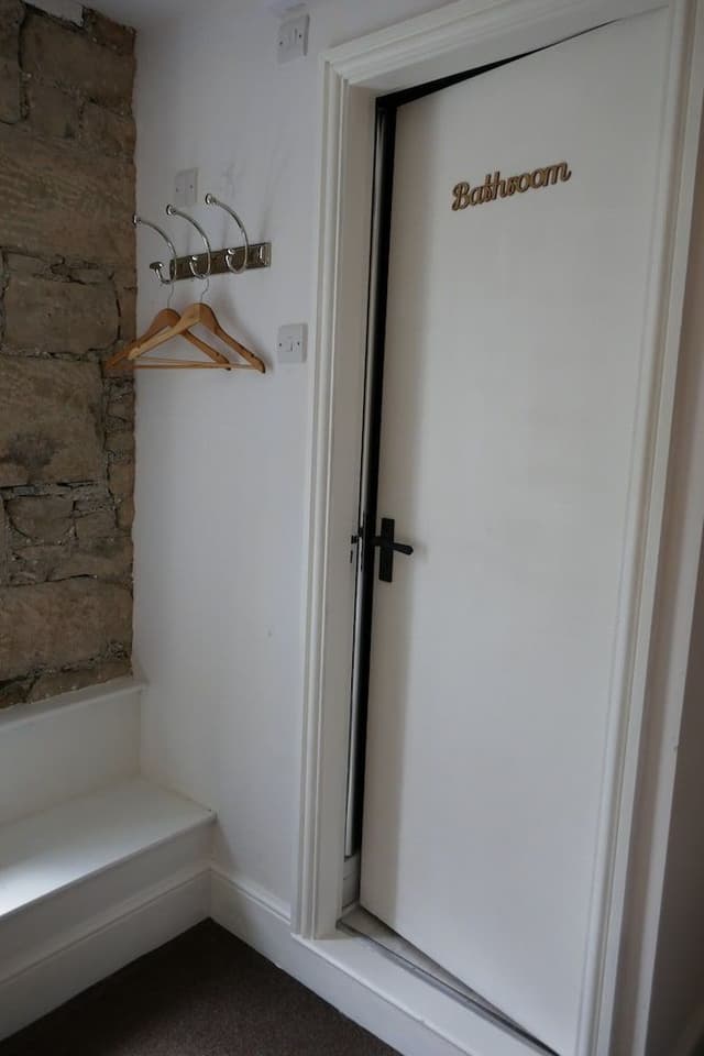 Standard Double Room, Ensuite (Carlton)
