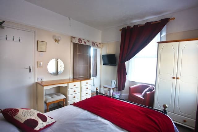 Double Room, Ensuite (Large)