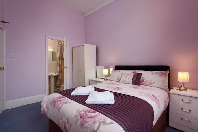 Double room-Ensuite-Inland Facing