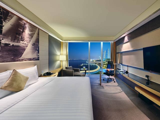 Premium Room, 1 King Bed, Club Lounge Access (High Floor, Lounge Access)