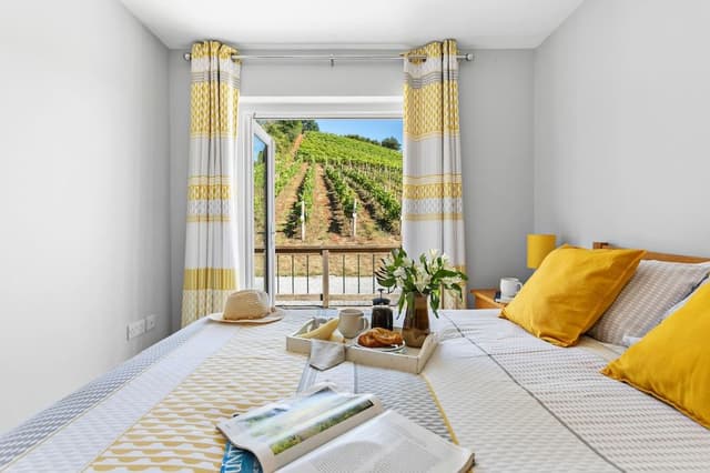 Premium House, Private Bathroom, Vineyard View (Pet Friendly)