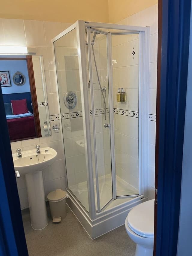 Double Room, Ensuite (Town View)