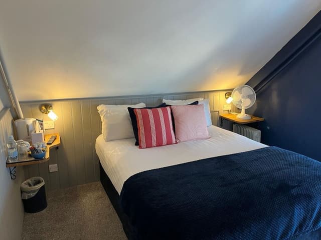 Double Room, Ensuite (High Floor)