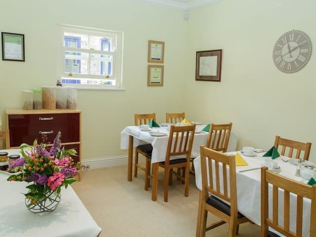 Suite, Ensuite (Falcons Nest)