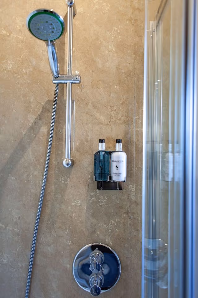 Suite, Ensuite (2nd Floor King)