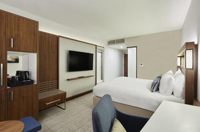 Standard Room, 1 King Bed