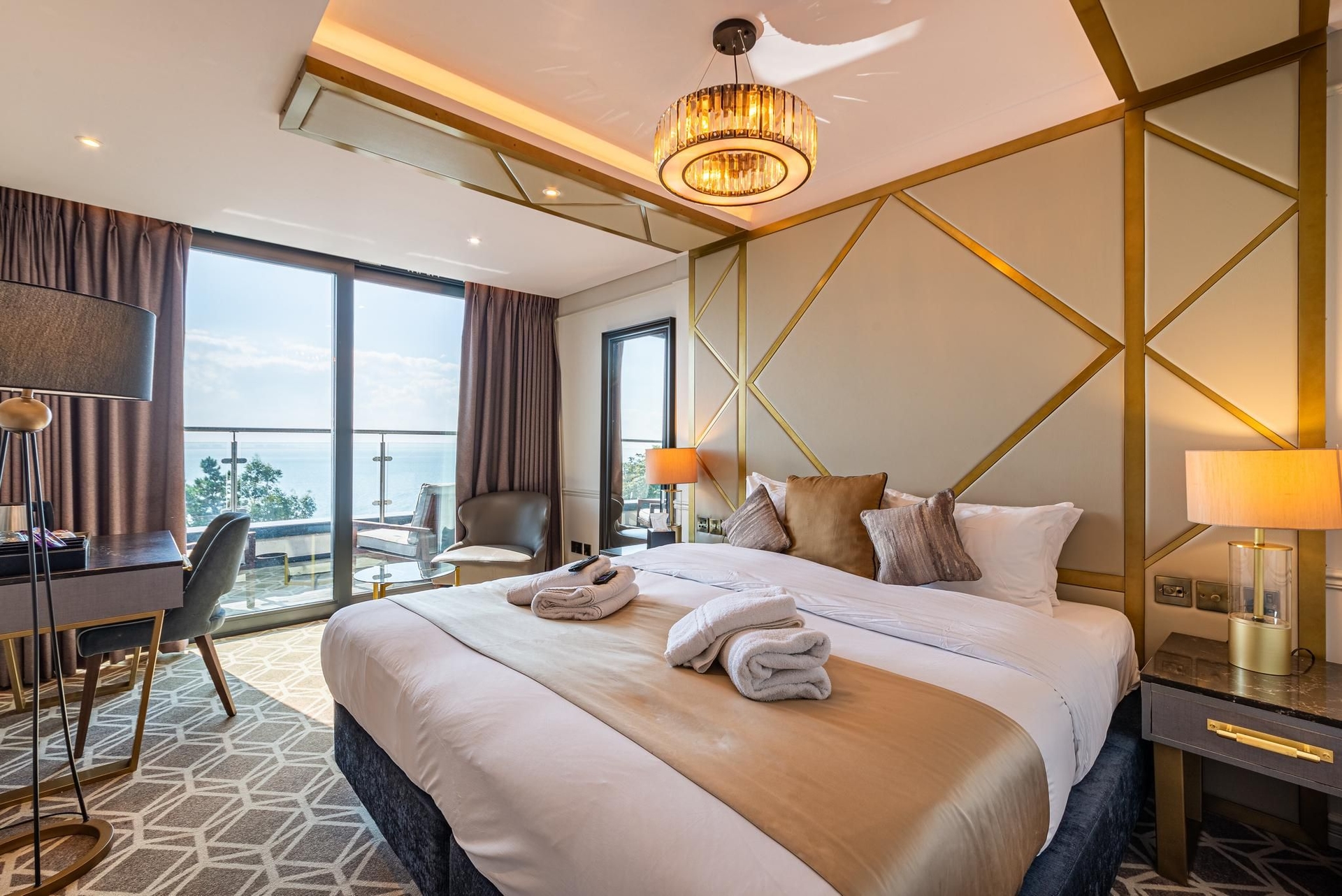โรงแรมเซเว่น (Seven Hotel)4
