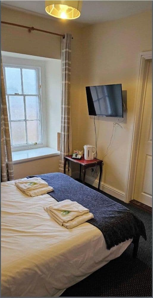 Double Room, 1 Double Bed, Shared Bathroom