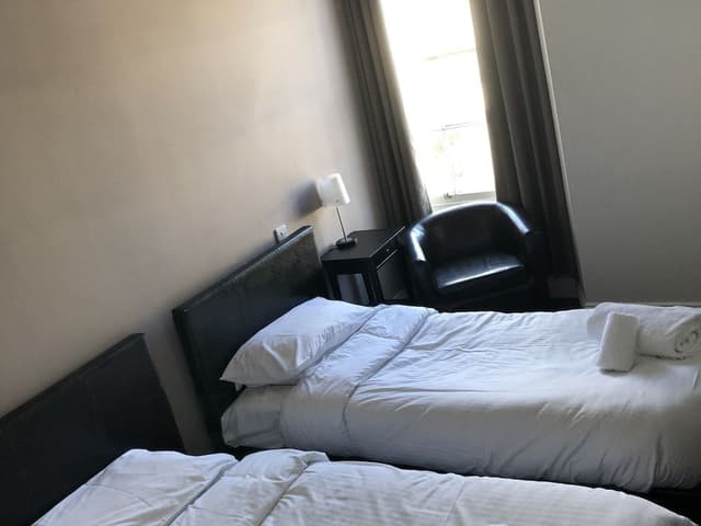 Classic Twin Room, Ensuite